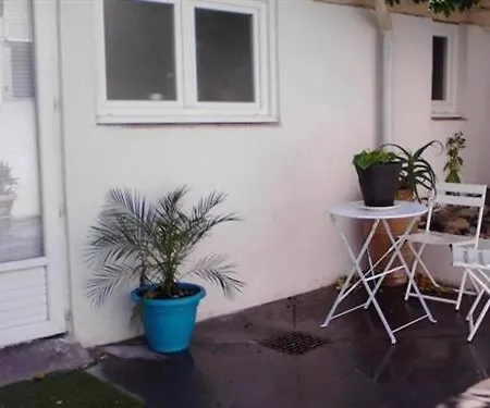 Apartament La Case Creole Narbona
